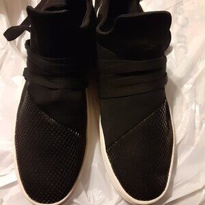 STEVE MADDEN “LANCER” BLACK SNEAKERS